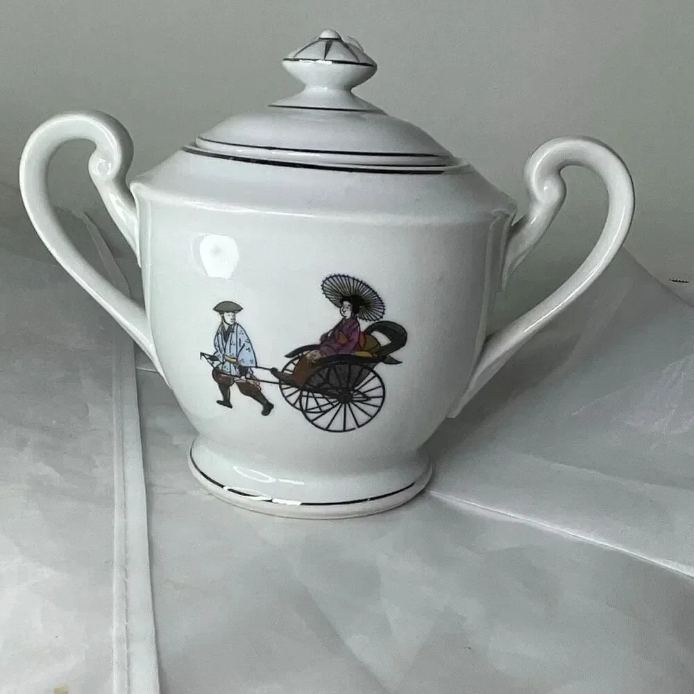 Vintage Hakusan Rikisha pattern porcelain sugar bowl with lid.